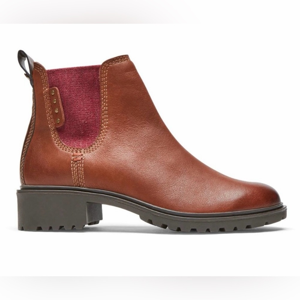 Women's Cobb Hill Winter Waterproof
Chelsea Boots Brown MSRP $170 Size: 7.5